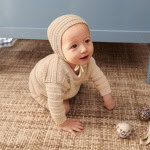 Strickset -FILIP SWEATER, DIAPER PANTS & BONNET BABY mit Garn und Anleitung – Bild 8