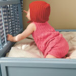 Strickset -LILJA SINGLET, LINUS DIAPER PANTS & BONNET mit Garn und Anleitung – Bild 8