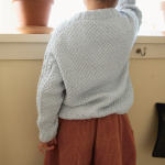 Strickset CASPIAN SWEATER JUNIOR mit Garn und Anleitung – Bild 3