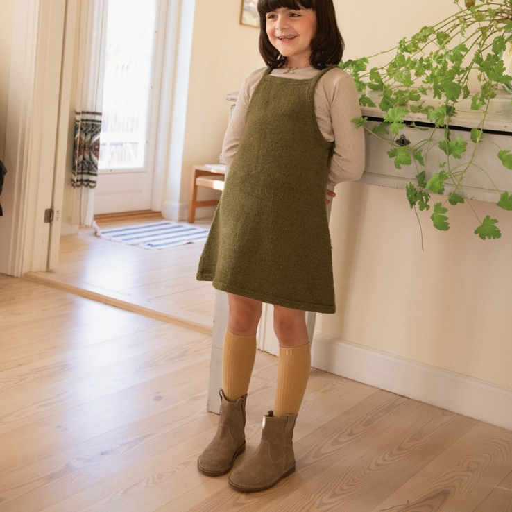 Clementine Dress Junior Strickset CLEMENTINE DRESS JUNIOR (2501-05) mit Garn und Anleitung – Bild 1