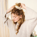 Strickset FLEUR SCRUNCHIE mit Garn und Anleitung