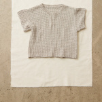Strickset LEO TEE BABY & LEO BLOOMER mit Garn und Anleitung – Bild 5