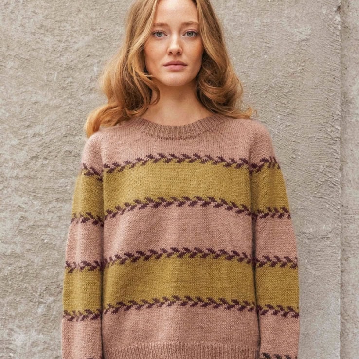 Astrid damegenser Strickset ASTRID RAGLANGENSER mit Garn und Anleitung – Bild 1