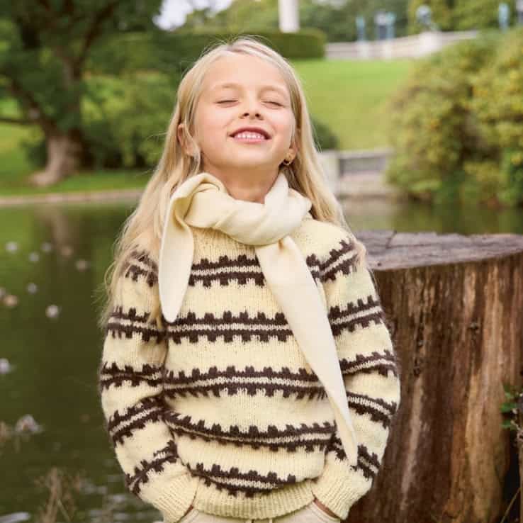 Ridge Sweater Junior Strickset RIDGE SWEATER JUNIOR (2513-03) mit Garn und Anleitung – Bild 1