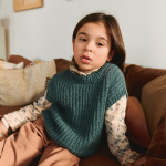 Strickset LOUI SLIPOVER JUNIOR mit Garn und Anleitung – Bild 2
