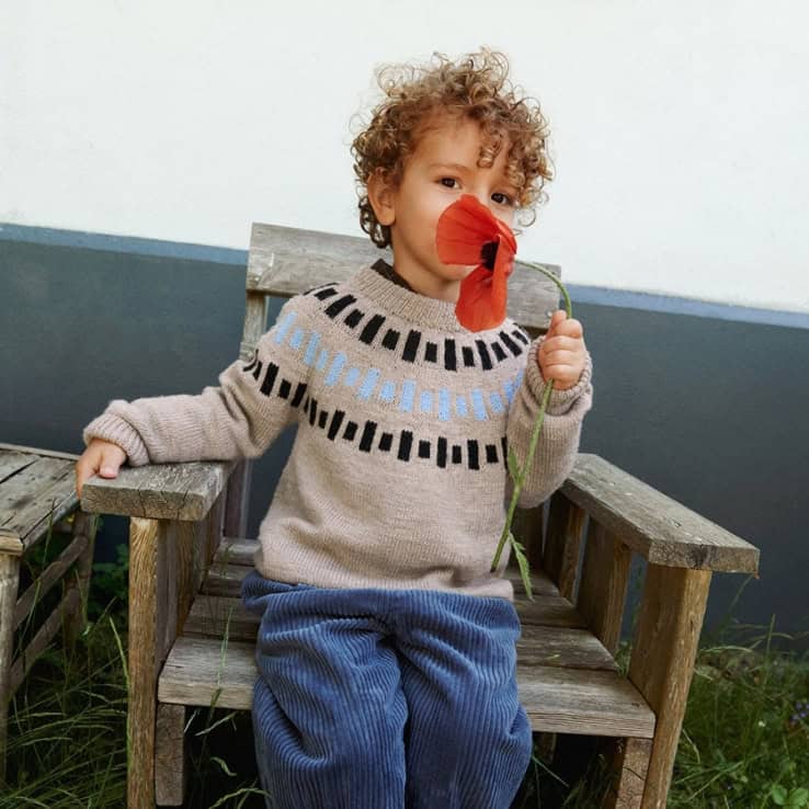 Cole Sweater Junior Strickset COLE SWEATER JUNIOR mit Garn und Anleitung – Bild 1
