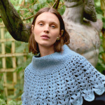 Strickset FLOWERFIELD PONCHO mit Garn und Anleitung – Bild 2