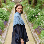 Strickset FLOWERFIELD PONCHO mit Garn und Anleitung – Bild 3