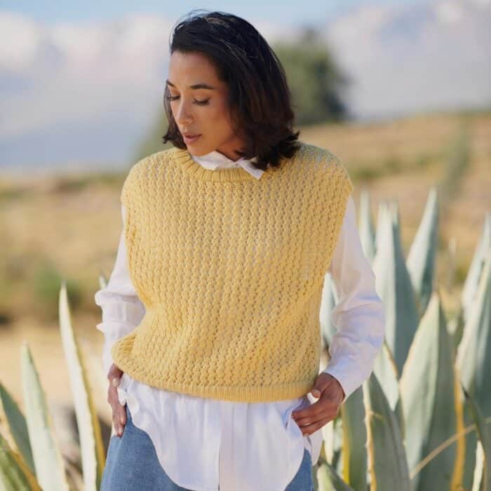 Anleitungsheft für 8 Strickoberteile für Damen "AREQUIPA" von Amano – Bild 9