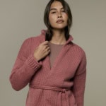 Rowan Strickjacke Lira aus Wolle, perfekt für Anleitungen und Strickanleitungen.
