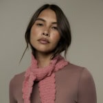 Rowan Halstuch Ornella aus weicher Wolle, perfekt zum Stricken und Häkeln.