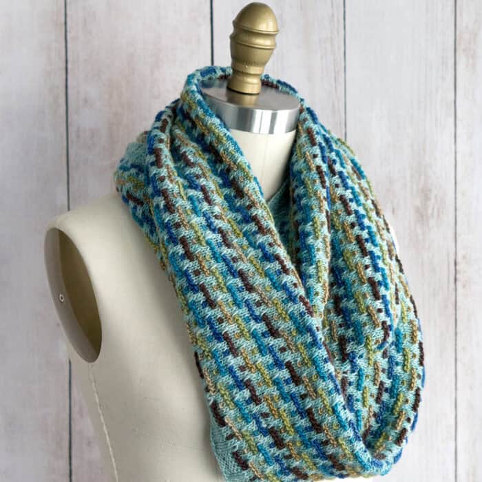 Strickset mit handgefärbter Wolle für Schal & Loop "Fino Minis" – Bild 17