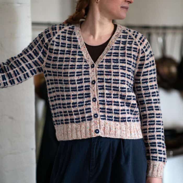 TWEED - Anleitungsheft mit 4 Oberteilen für Damen mit Tweed-Garnen (Print) – Bild 3