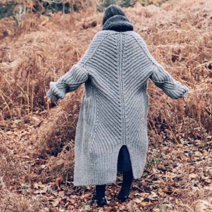 Strickanleitungsbuch für 20 zeitlose Modelle von Erika Knight "Texturen stricken" – Bild 8