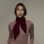 Rowan Halstuch Rosin aus Wolle, perfekt zum Stricken und Häkeln.