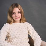 Strickset KINDERPULLOVER MINI POMPOM mit Garn und Anleitung – Bild 8