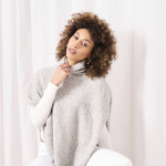 Strickset PONCHO LANA mit Garn und Anleitung – Bild 3
