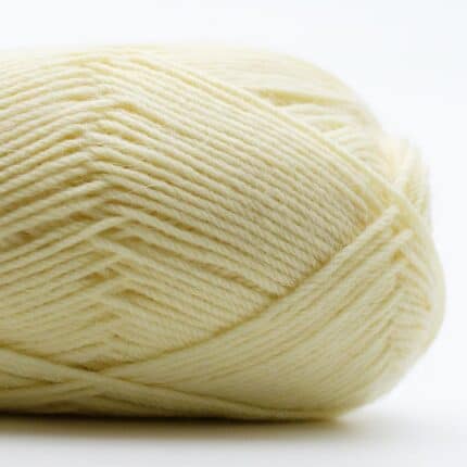 Blassgelb