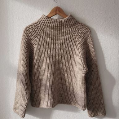 JURI Sweater