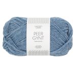 Sandnes Garn Peer Gynt Garn in Blau, perfekt zum Stricken und Häkeln.