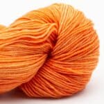 Handgefärbtes Sockengarn in Carrot Juice, 100g, aus Wolle und Garn. Perfekt für Stricken und Häke.