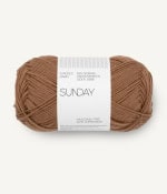 Sandnes Garn Sunday Wolle in der Farbe Pecan Brown, perfekt für Strick- und Häkelprojekte.