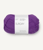 Sandnes Garn Sunday Wolle in der Farbe 5045 plum für Stricken und Häkeln.