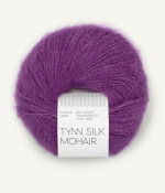 Sandnes Garn Tynn Silk Mohair in der Farbe 5045 plum, weiches Garn für Stricken und Häkeln.